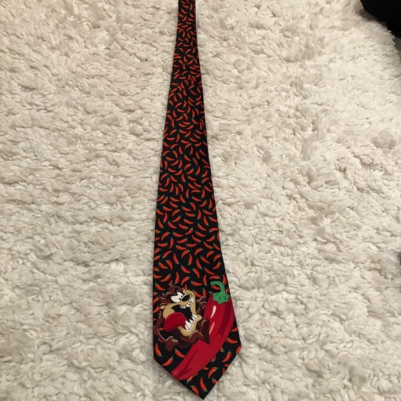 Vintage Taz Warner Bros Looney Tunes chili pepper 100% silk tie - Picture 2 of 4